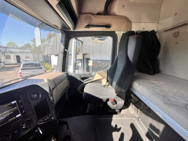 Tractocamion Mercedes Benz 2020 New Actros 1845 6x2 AUT # Ref LY12 Buin - Imagen 13