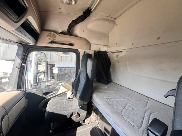 Tractocamion Mercedes Benz 2020 New Actros 1845 6x2 AUT # Ref LY12 Buin - Imagen 17