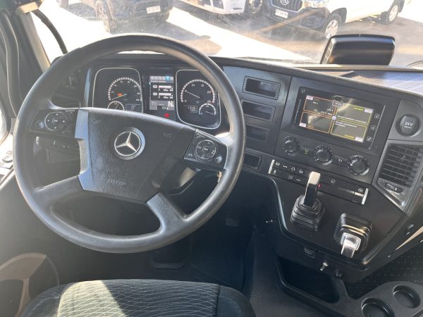 Tractocamion Mercedes Benz 2020 New Actros 1845 6x2 AUT # Ref LY12 Buin - Imagen 19