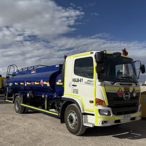Camión Hino FG 1728 para Combustible año 2025 Nuevo, capacidad 10.000 L, 4x2, Certificado, Buin