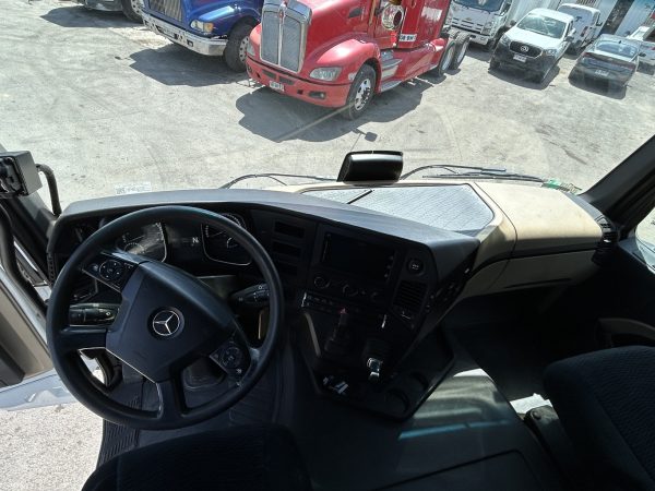 Tractocamión Mercedes Benz 2020 New Actros 1845 6x2 AUT # Ref LY11 Buin - Imagen 11