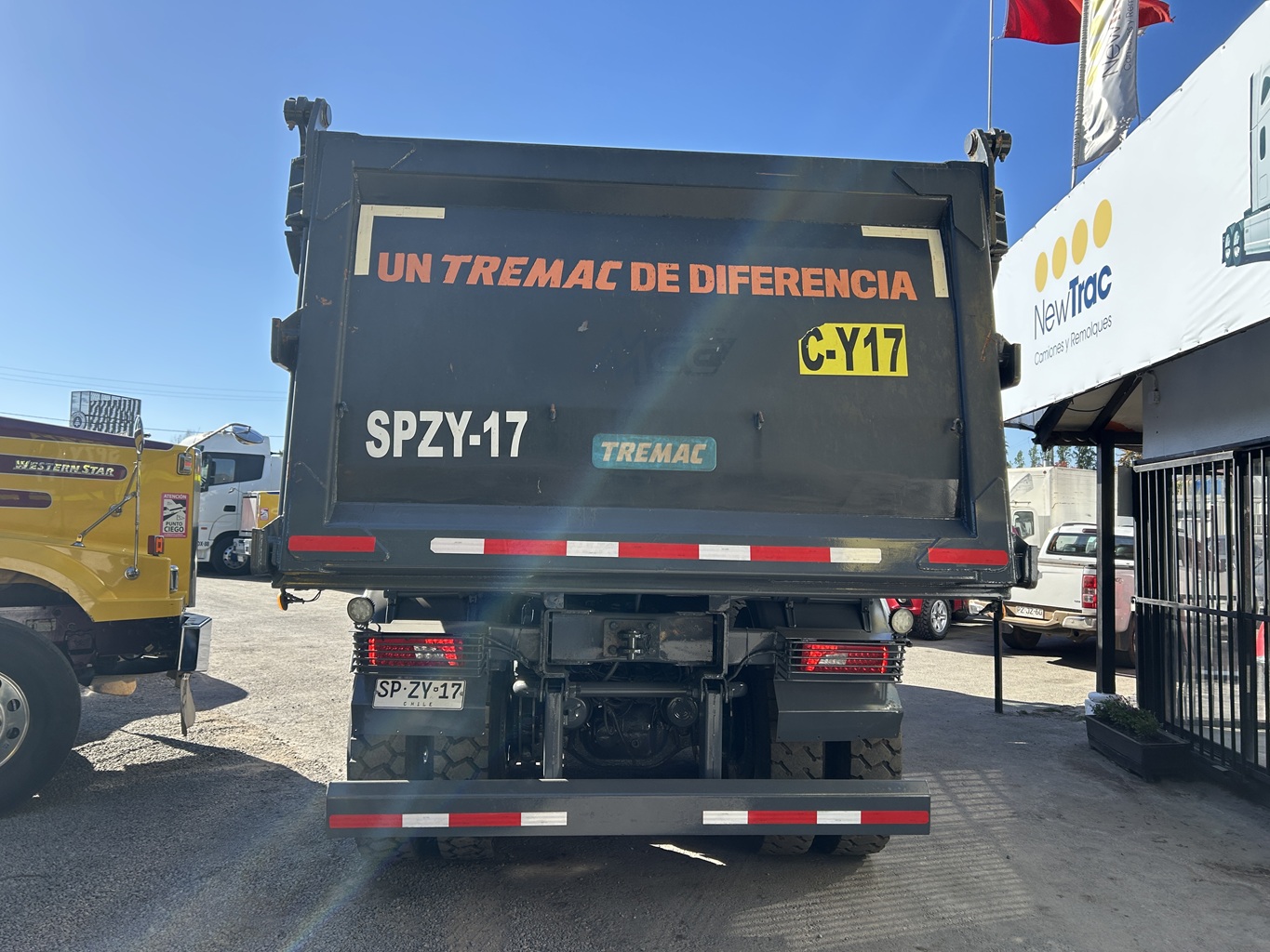 Camión Tolva Scania 2023 P450B 8×4 20 M3 Aut # Ref ZY17 Buin - Imagen 8