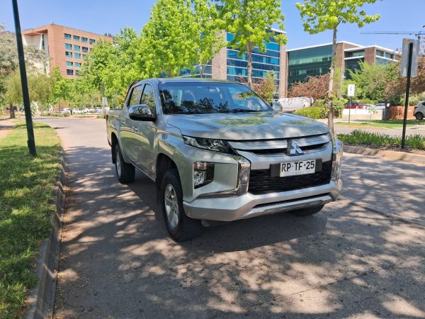 Camioneta Mitsubishi 2022 L200 CRT 4x4 2.4 L NR#25 - Imagen 3