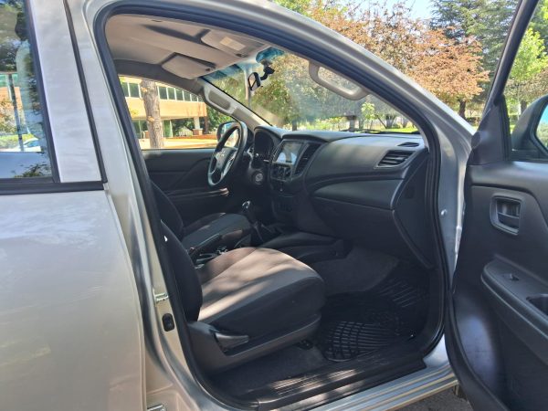Camioneta Mitsubishi 2022 L200 CRT 4x4 2.4 L NR#25 - Imagen 19