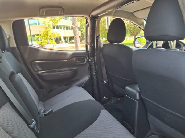 Camioneta Mitsubishi 2022 L200 CRT 4x4 2.4 L NR#25 - Imagen 10