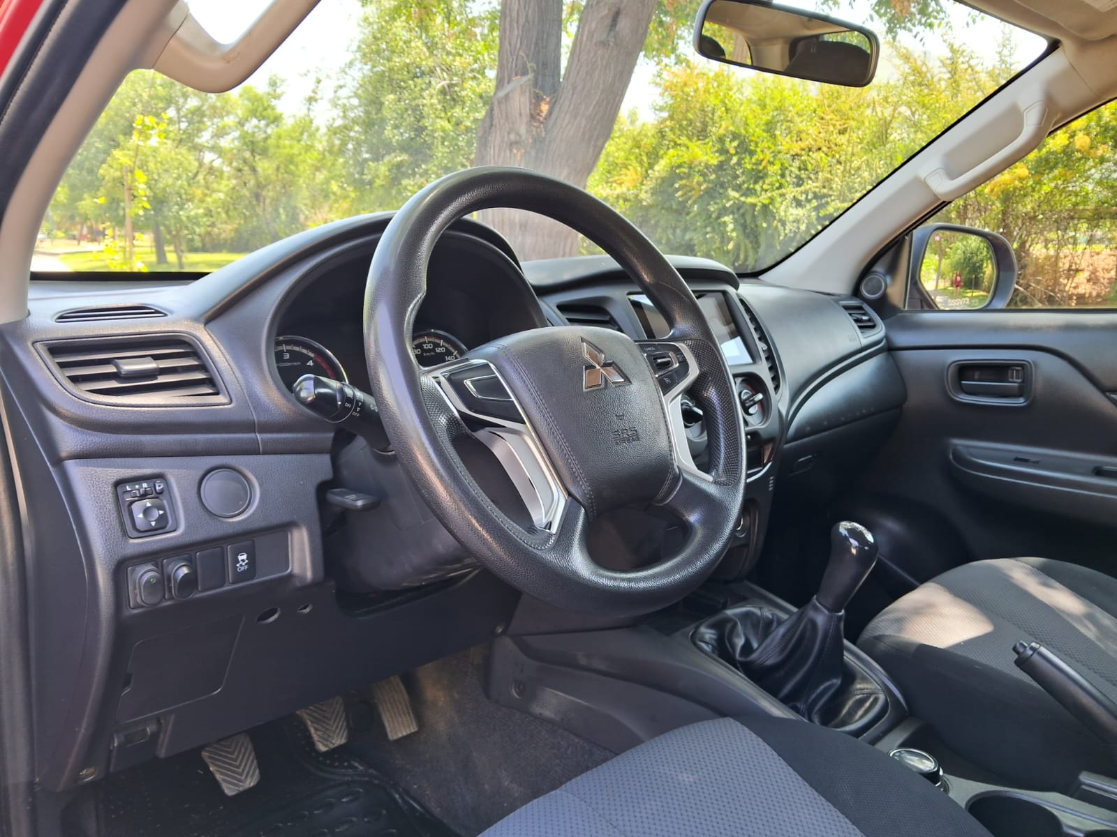 Camioneta Mitsubishi 2022 L200 CRT 4x4 NR#REF73 - Imagen 10