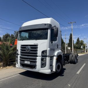 Camión chasis Volkswagen Constellation 17.330 HR 2016 13.000 kg 6×2 # Ref YG59 Buin