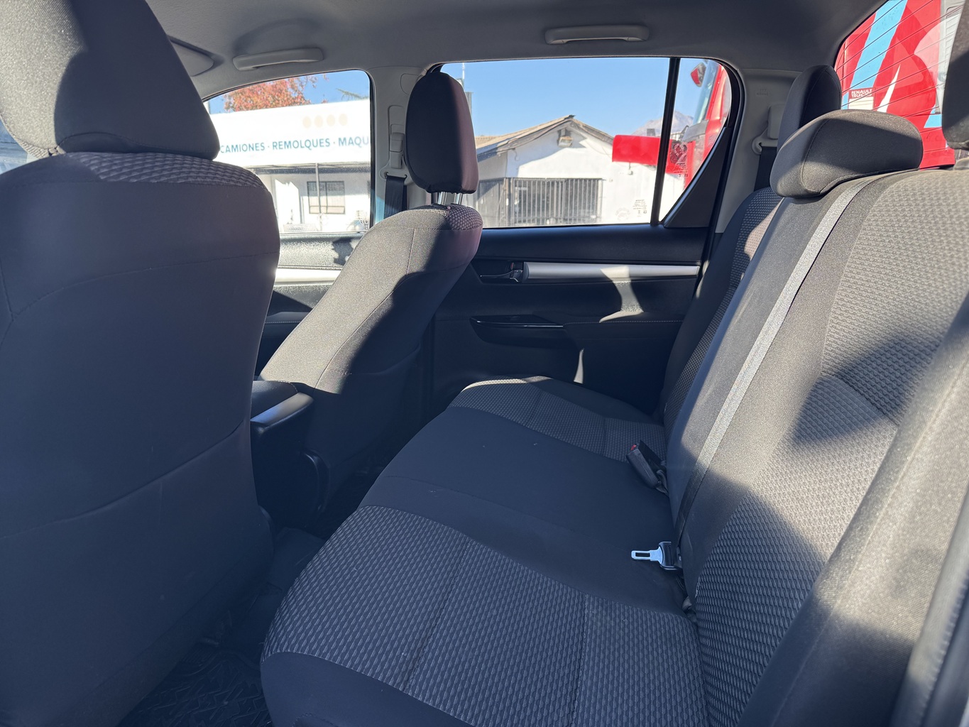 Camioneta Toyota HI LUX DCAB 4x2 2025 2.4 #Ref GS16 Buin - Imagen 13