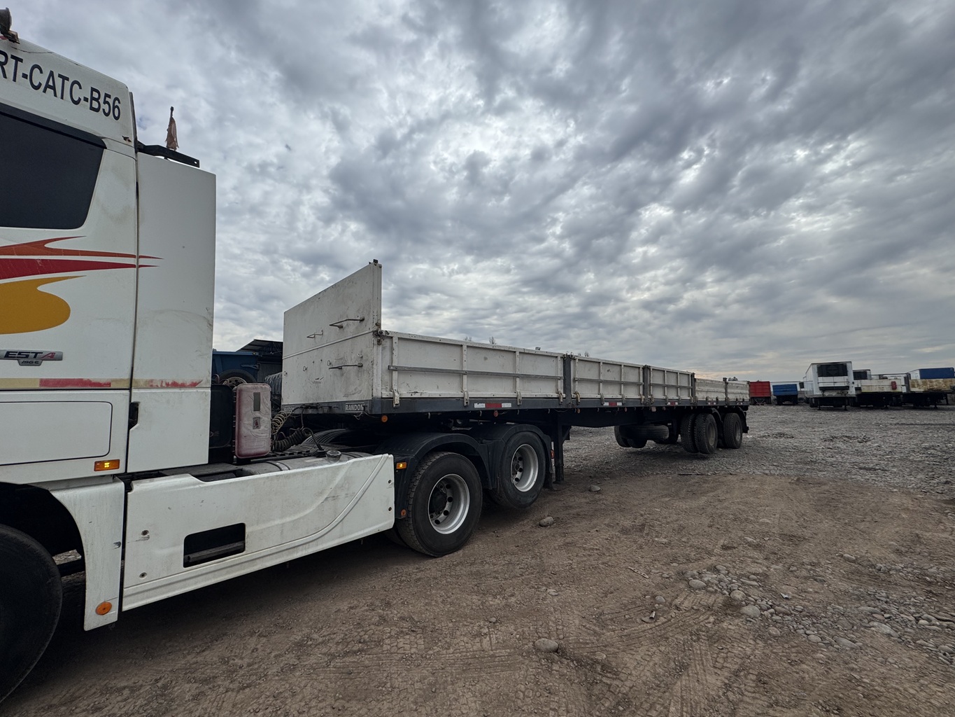 Semirremolque rampla plana Randon 2005 1+1 Ejes13.50 mts # Ref 8239 Buin