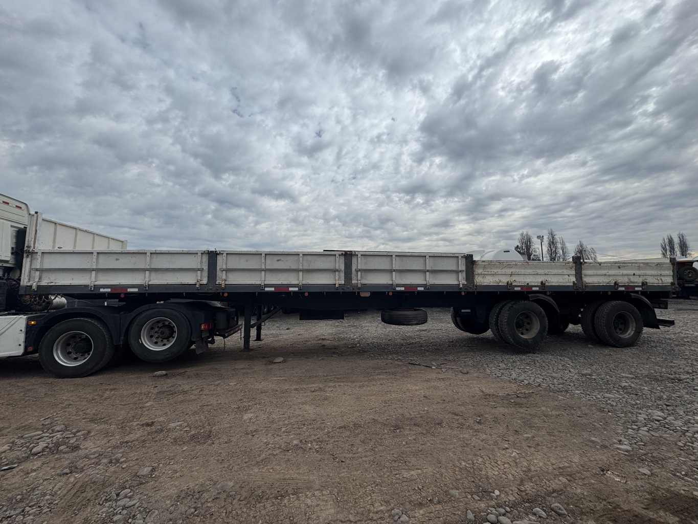 Semirremolque rampla plana Randon 2005 1+1 Ejes13.50 mts # Ref 8239 Buin - Imagen 3