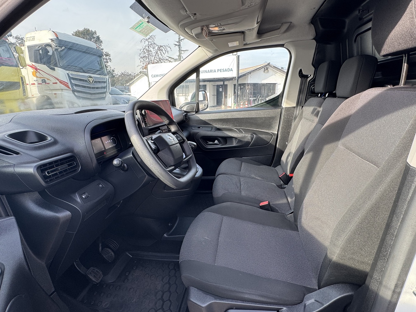 Furgón Opel 2025 combo L1 4x2 1.5 Diesel Ref # GS15 Buin - Imagen 11
