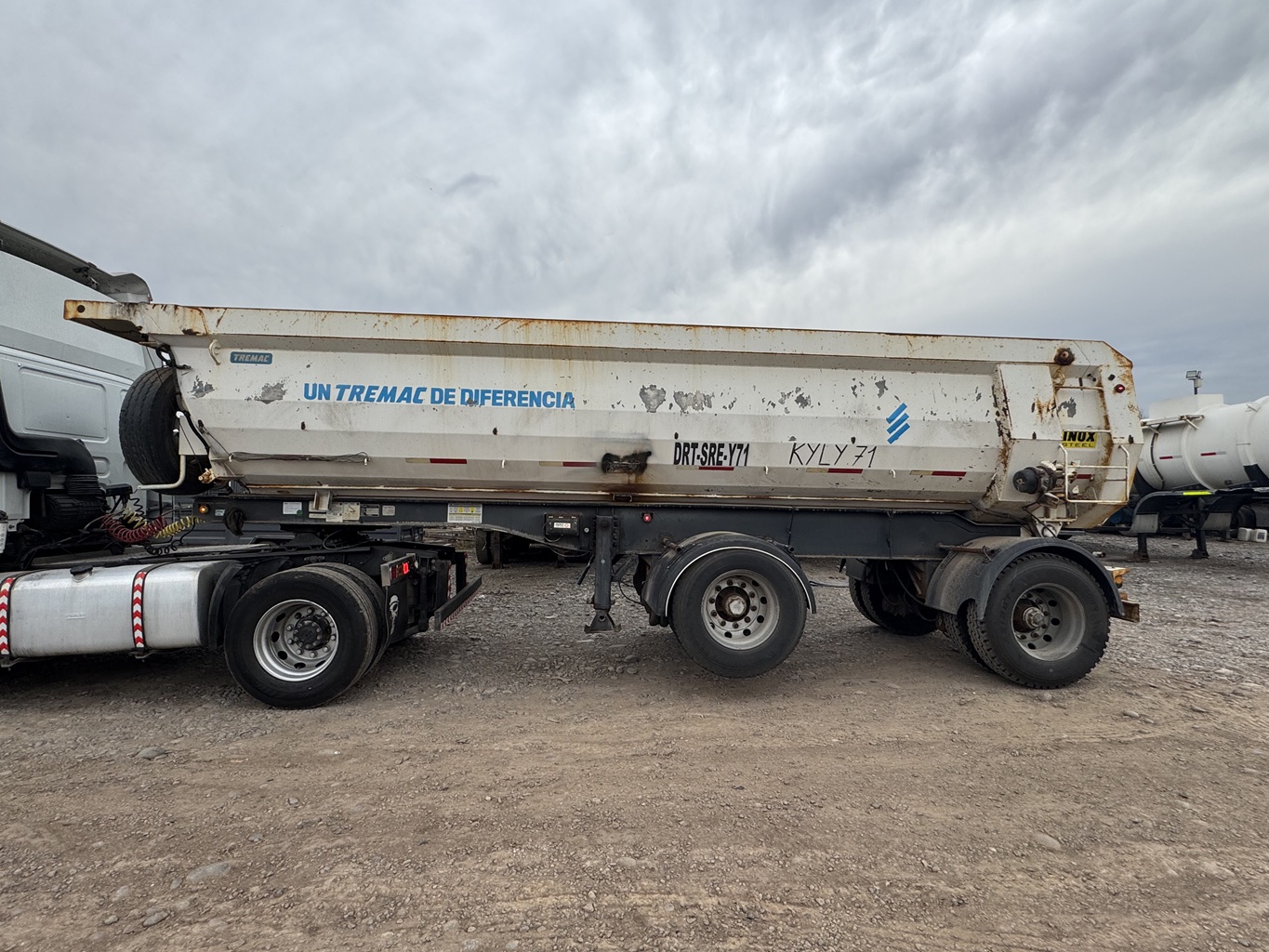 Semirremolque Batea Tremac 2021 1+1 ejes 20 M3 # Ref LY71 Buin - Imagen 3