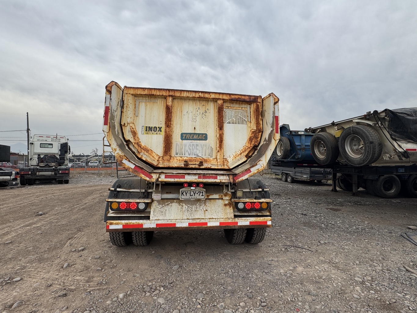 Semirremolque Batea Tremac 2021 1+1 ejes 20 M3 # Ref LY71 Buin - Imagen 5