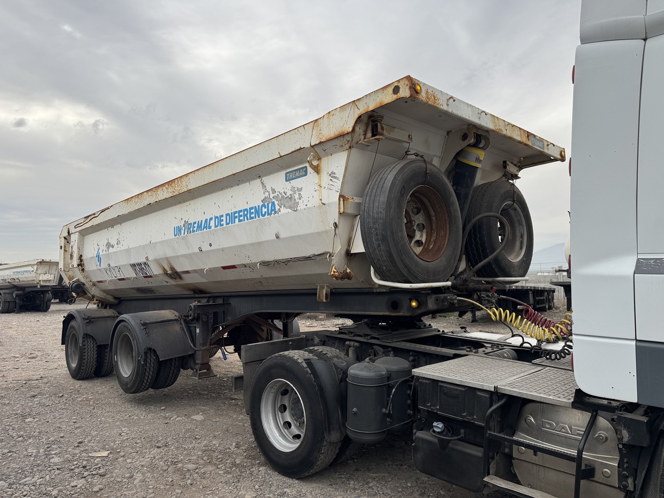 Semirremolque Batea Tremac 2021 1+1 ejes 20 M3 # Ref LY71 Buin - Imagen 8