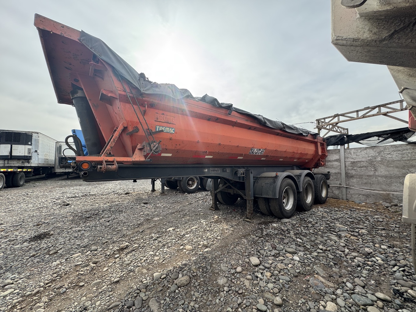 Semirremolque Batea Tremac 2014 3 ejes 15 M3 # Ref 9665 Buin - Imagen 4