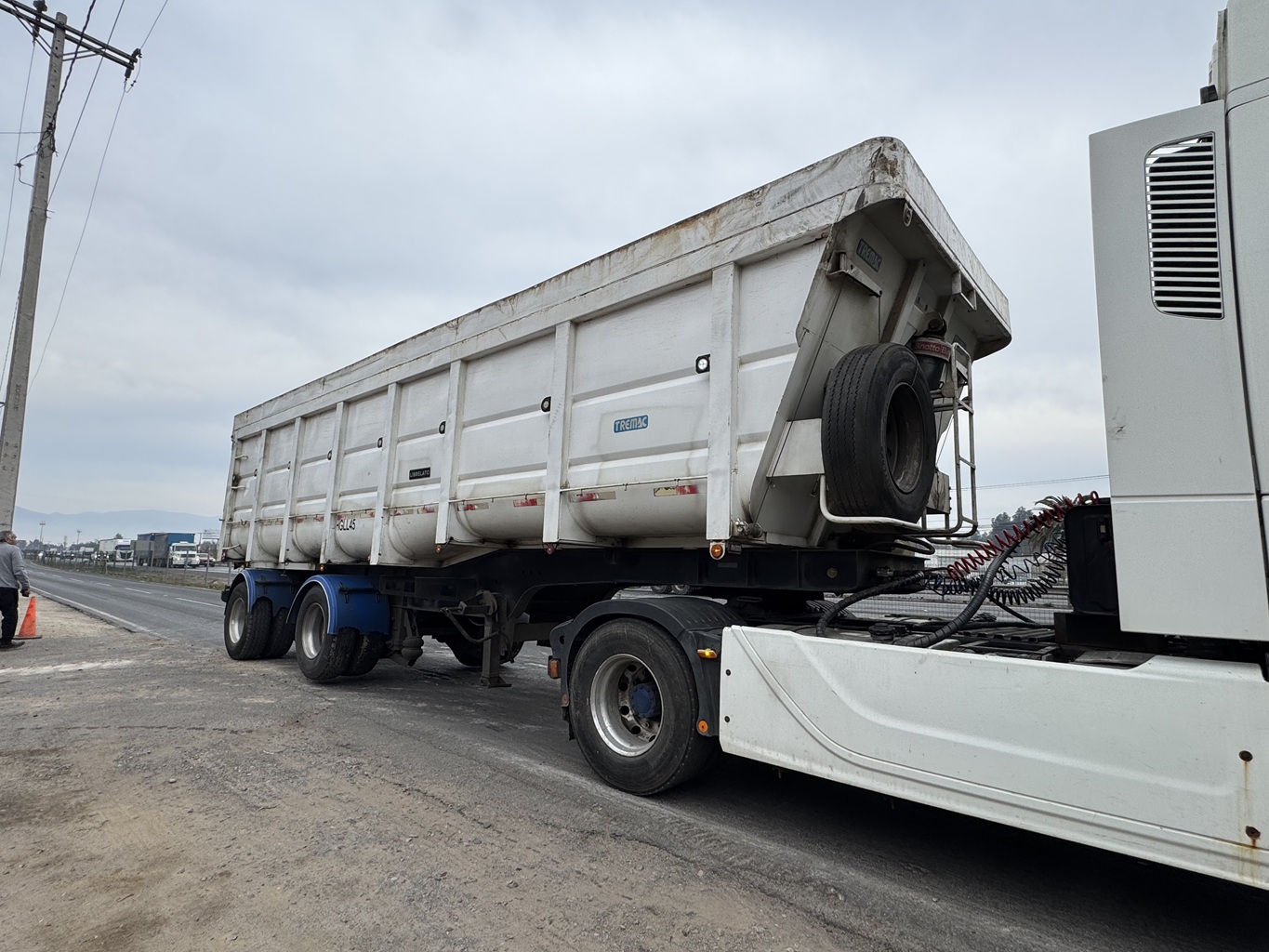 Semirremolque Batea Granelera 2019 Librelato 3 ejes 40 M3 # Ref LL45 Buin - Imagen 2