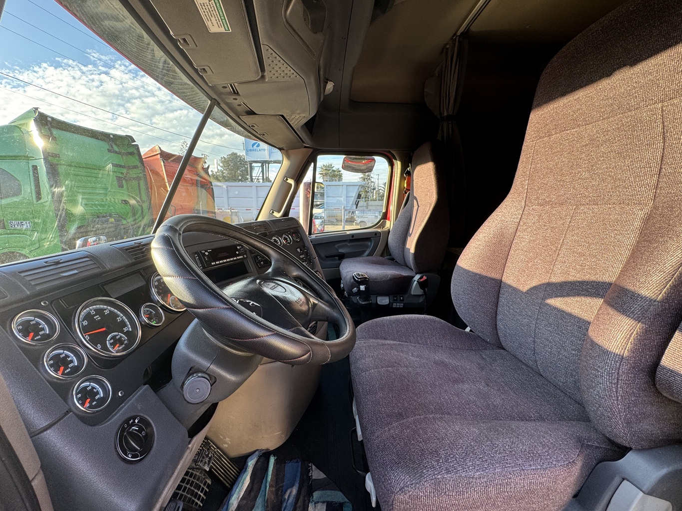 Tractocamión Freightliner 2018 Casc 125 6x4 Manual # Ref. SK37 Buin - Imagen 10