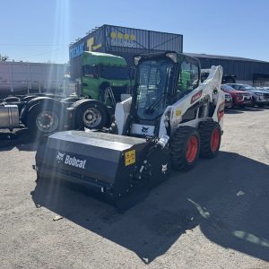Minicargador Bobcat 2026 S550 4x4 con barredora hidráulica #Ref Nuevo Buin