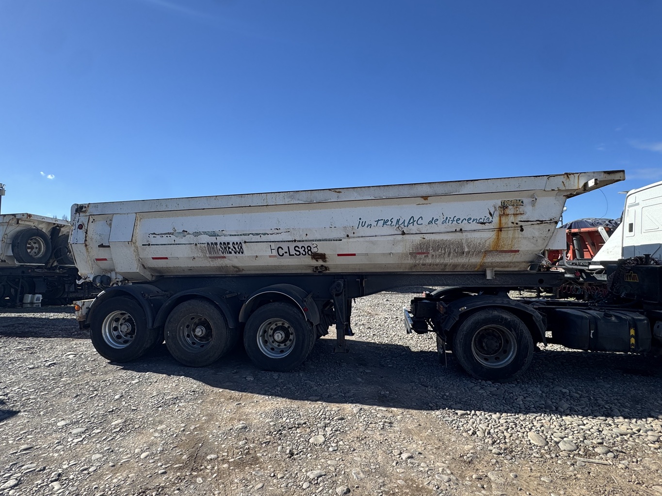 Semirremolque Batea Tremac 2019 3ejes 20 M3 # Ref LS38 Buin - Imagen 3
