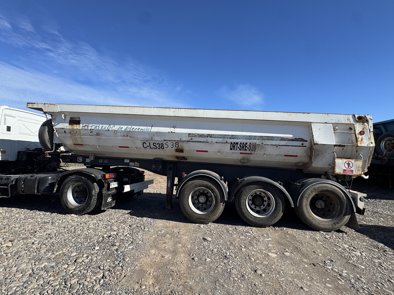 Semirremolque Batea Tremac 2019 3ejes 20 M3 # Ref LS38 Buin - Imagen 7