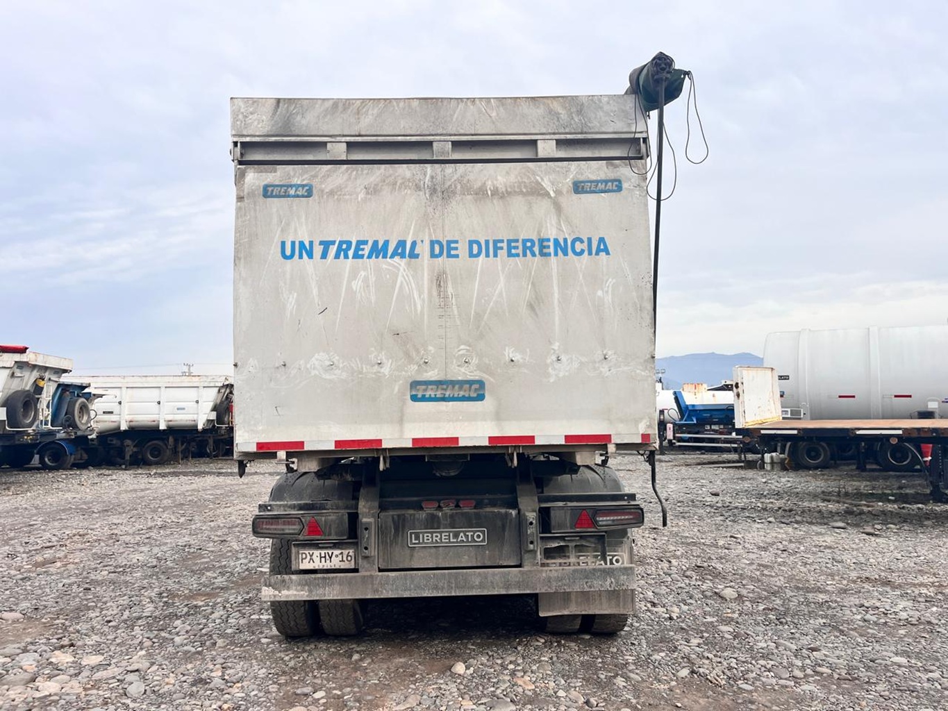 Semirremolque Batea Granelera 2025 Librelato 3 ejes 40 M3 # Ref HY16 Buin - Imagen 6