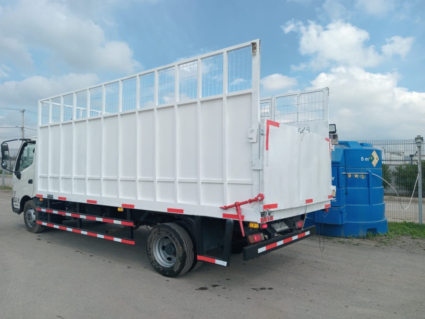 Camión Tolva Rammer Hino 2022 XZU 917 m3 4X2 Manual #Ref LG51 - Imagen 2