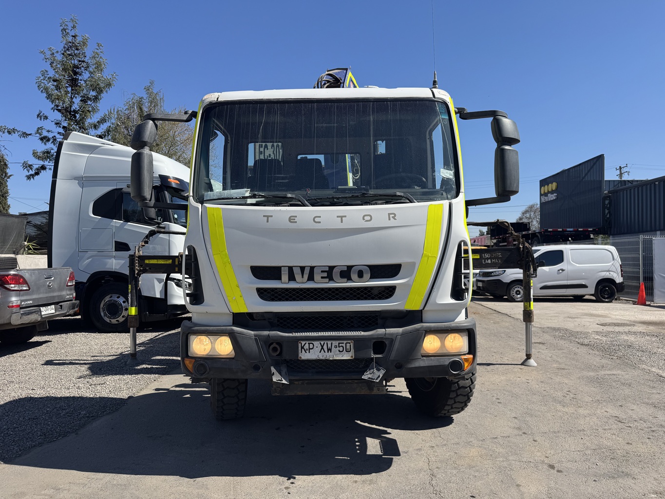Camion Pluma Iveco año 2018 Tector 260E30 6x4 con Grúa PM 27.5PX # Ref. XW50 Buin - Imagen 7