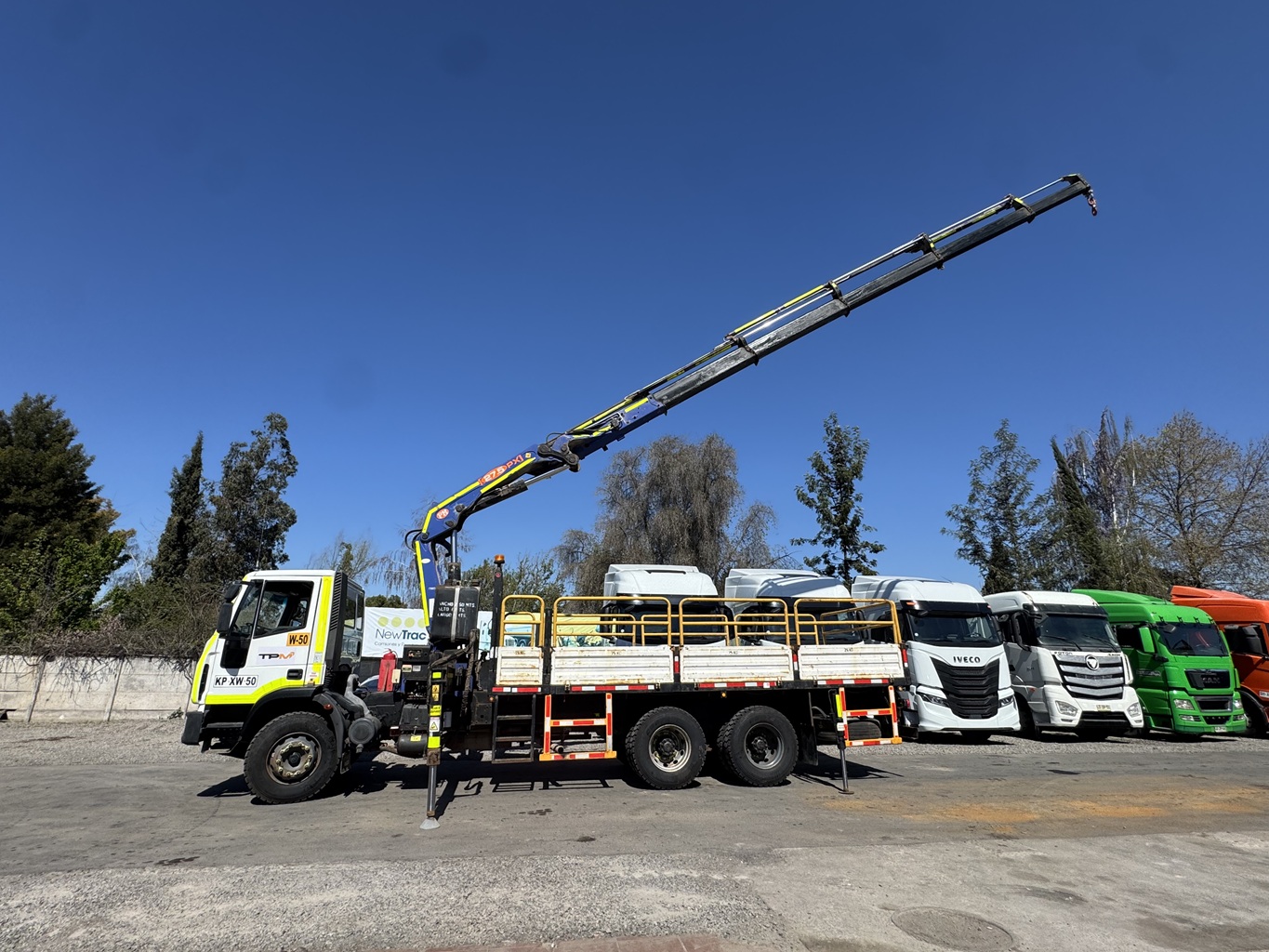 Camion Pluma Iveco año 2018 Tector 260E30 6x4 con Grúa PM 27.5PX # Ref. XW50 Buin - Imagen 11