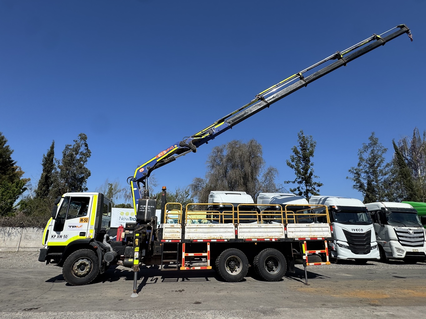 Camion Pluma Iveco año 2018 Tector 260E30 6x4 con Grúa PM 27.5PX # Ref. XW50 Buin - Imagen 12