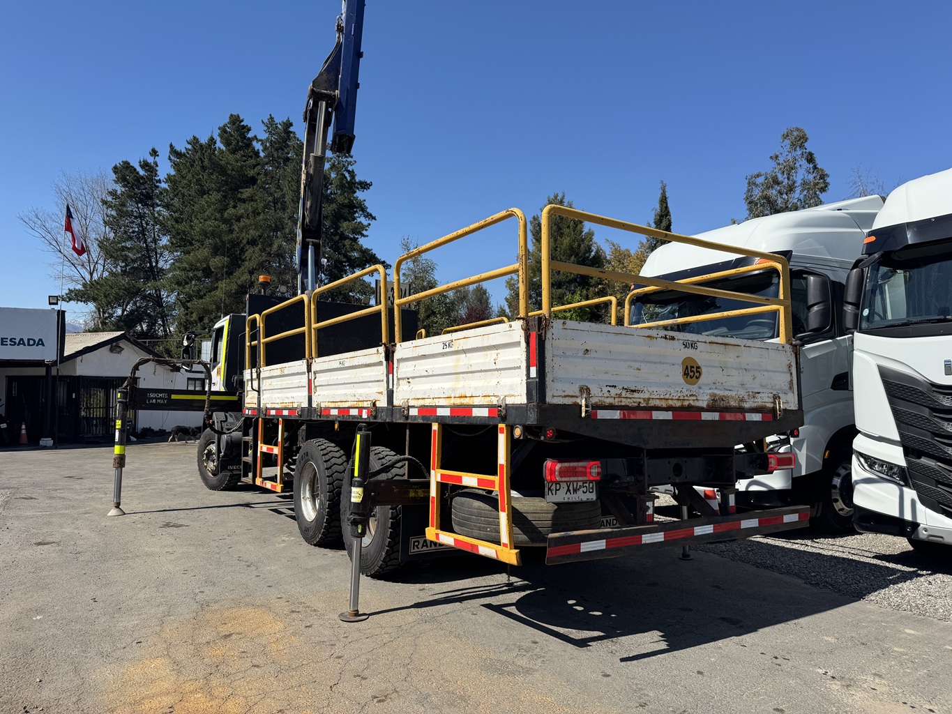 Camion Pluma Iveco año 2018 Tector 260E30 6x4 con Grúa PM 27.5PX # Ref. XW50 Buin - Imagen 15