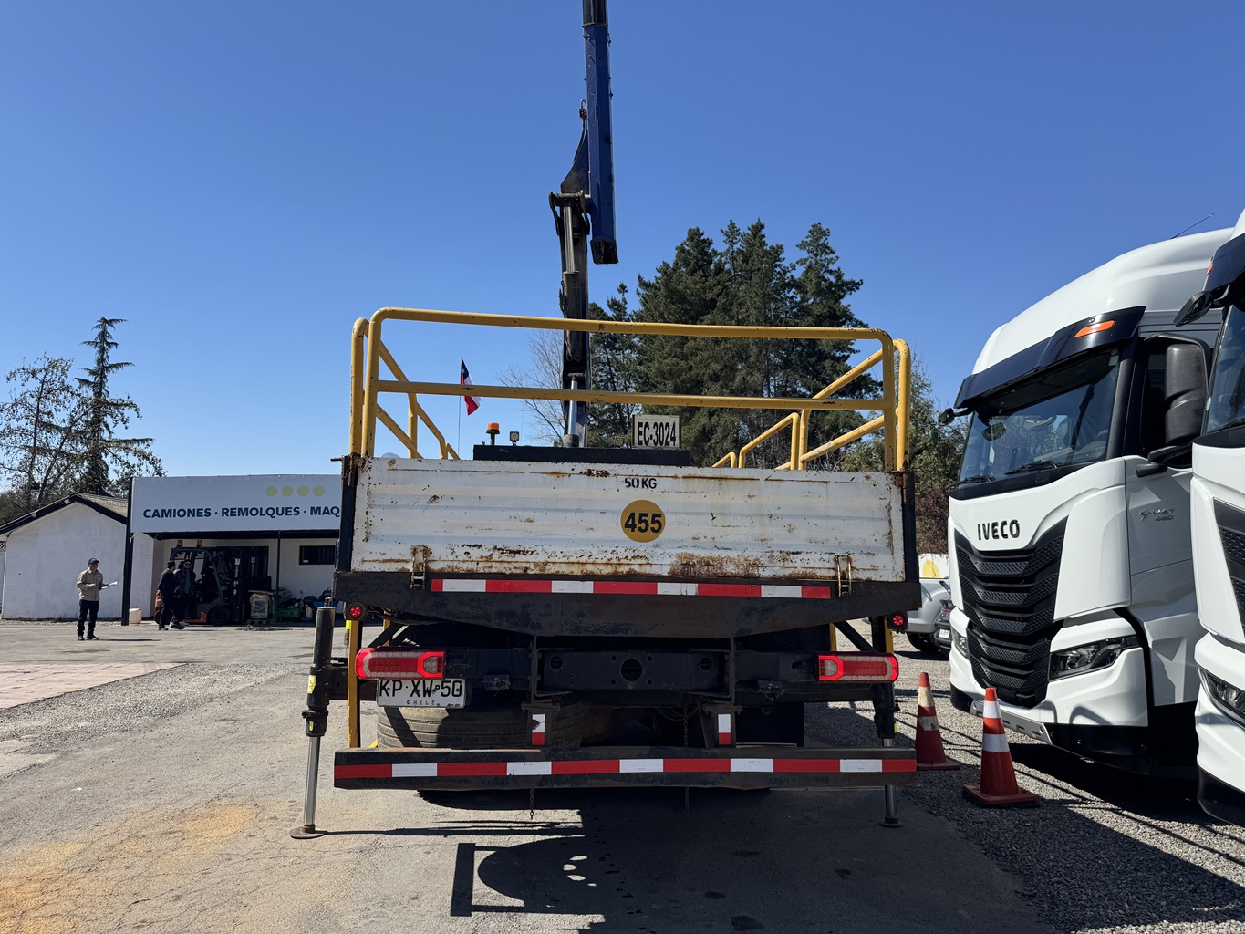 Camion Pluma Iveco año 2018 Tector 260E30 6x4 con Grúa PM 27.5PX # Ref. XW50 Buin - Imagen 16