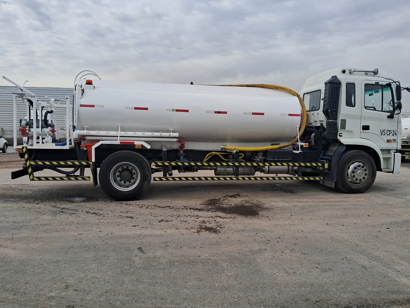 Camion Aljibe Jac año 2026 4x2 Runner HFC cap. 10.000 L # Ref.CP24 - Imagen 5