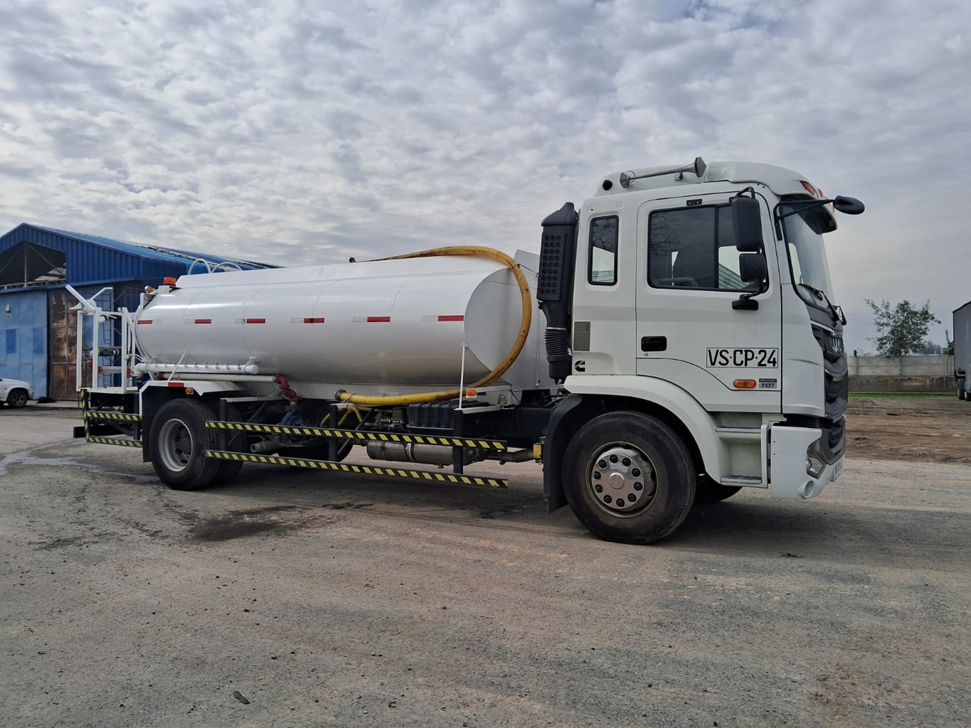 Camion Aljibe Jac año 2026 4x2 Runner HFC cap. 10.000 L # Ref.CP24 - Imagen 6