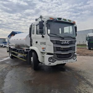 Camion Aljibe Jac año 2026 4x2 Runner HFC cap 10.000 L # Ref. FH80
