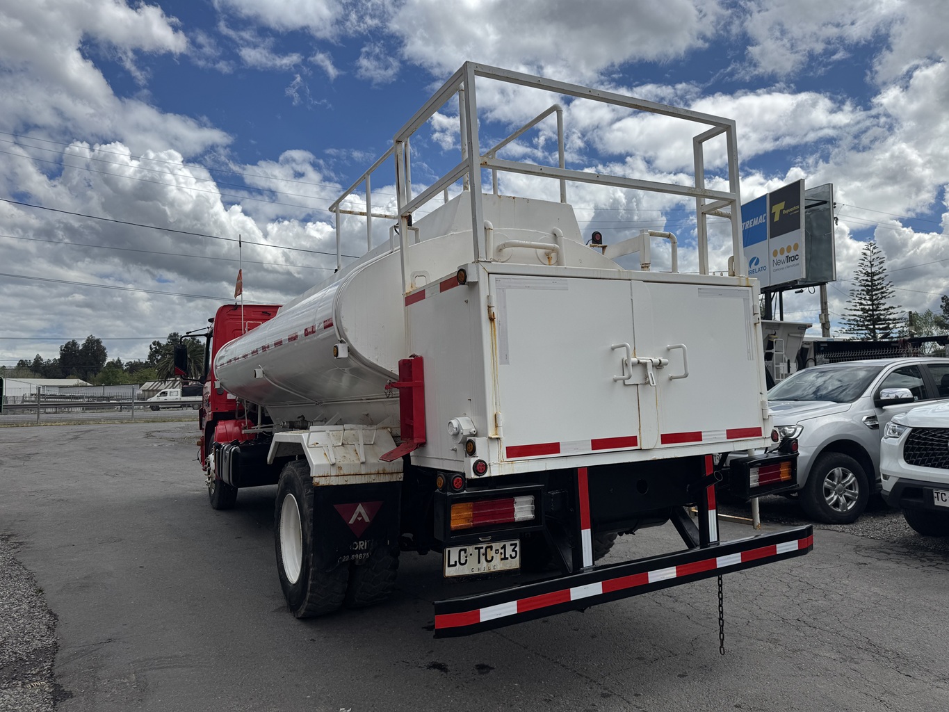 Camión Mercedes Benz Atego 1729 año 2019 para Combustible, capacidad 10.000 4x2 # Ref TC13Buin - Imagen 7