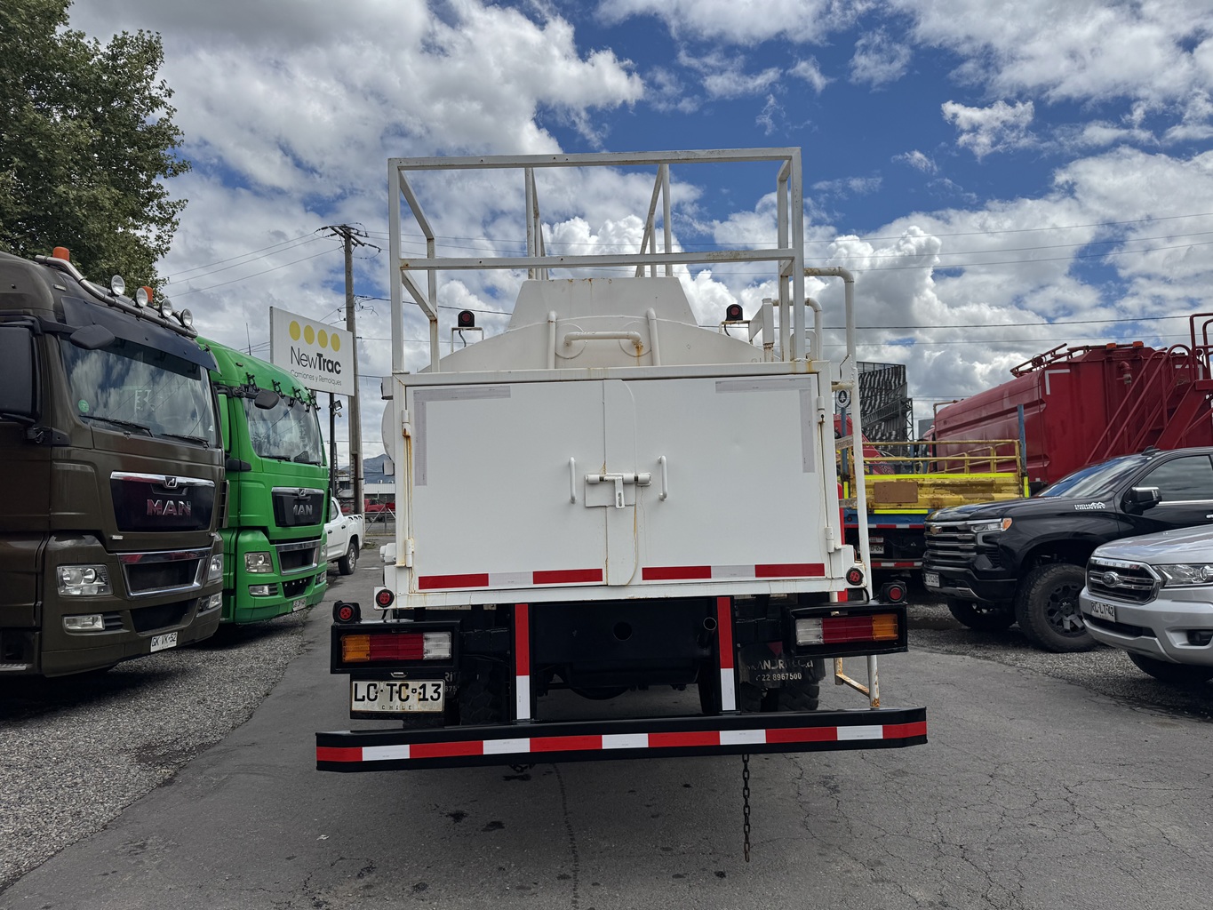 Camión Mercedes Benz Atego 1729 año 2019 para Combustible, capacidad 10.000 4x2 # Ref TC13Buin - Imagen 8