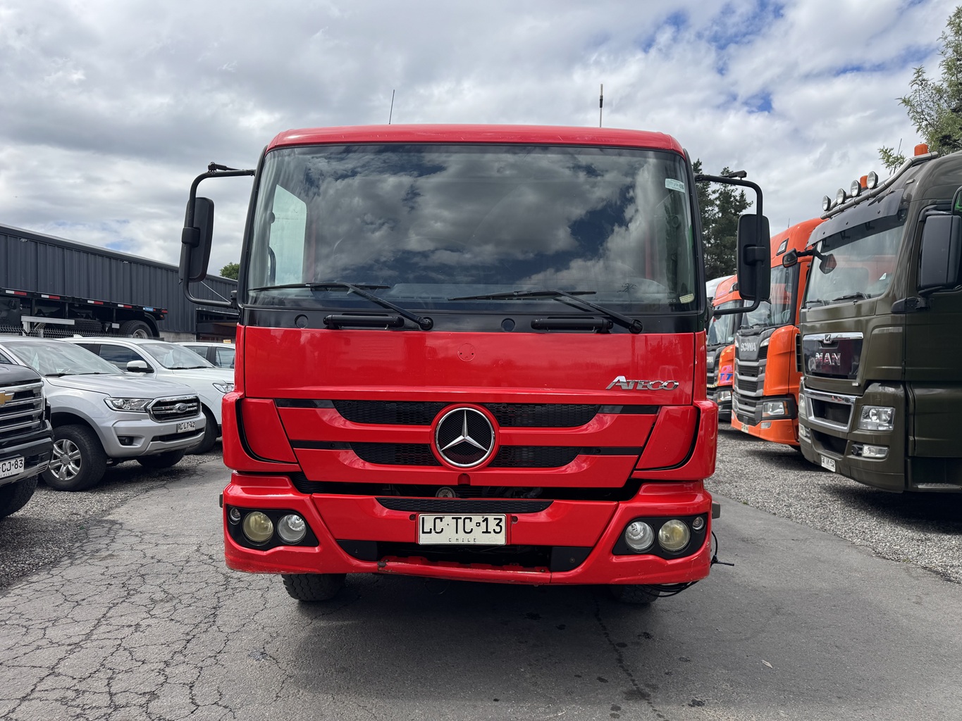 Camión Mercedes Benz Atego 1729 año 2019 para Combustible, capacidad 10.000 4x2 # Ref TC13Buin - Imagen 12