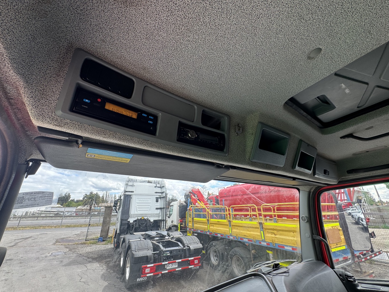 Camión Mercedes Benz Atego 1729 año 2019 para Combustible, capacidad 10.000 4x2 # Ref TC13Buin - Imagen 14