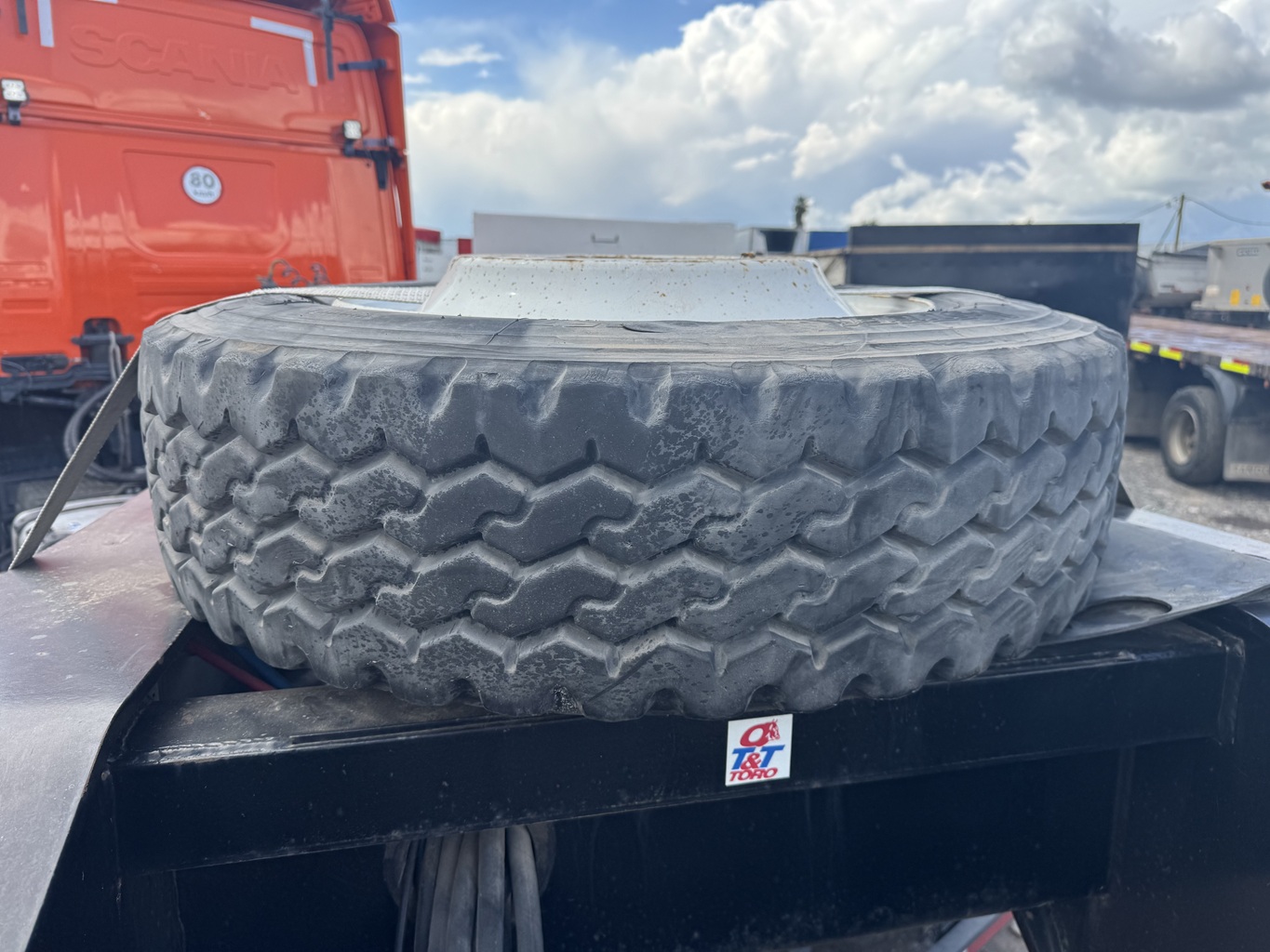 Semirremolque cama baja Eager Beaver 2020 3 Ejes cap 50 ton # Ref KP93 Buin - Imagen 3