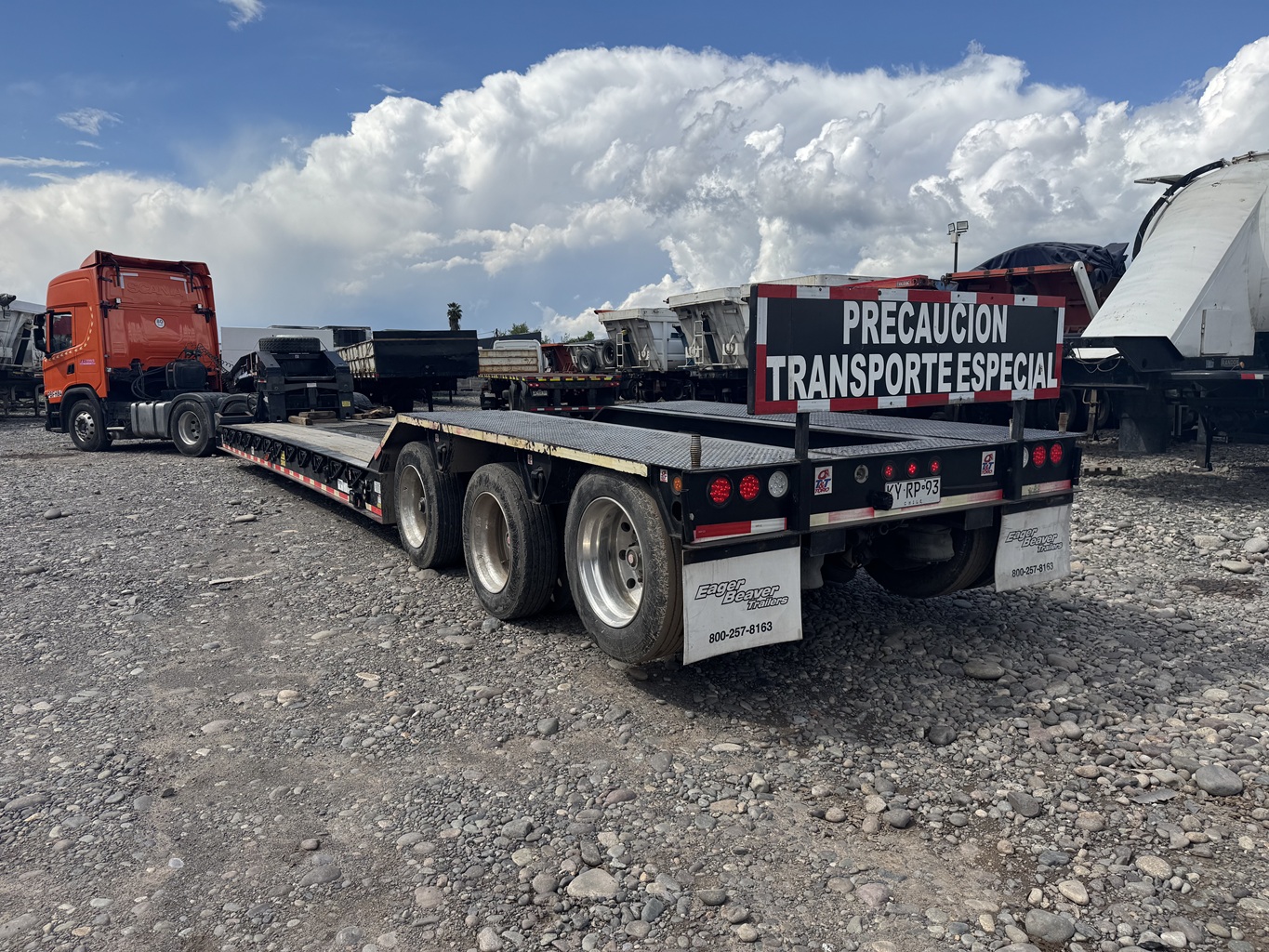 Semirremolque cama baja Eager Beaver 2020 3 Ejes cap 50 ton # Ref KP93 Buin - Imagen 13
